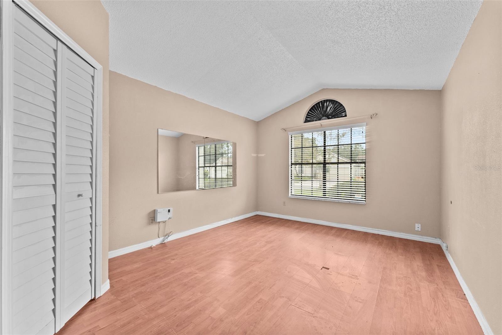 RIVER CHASE - Residential