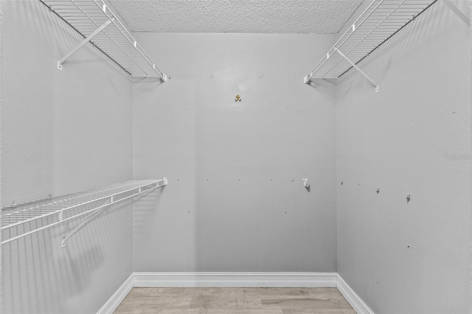 RIVER CHASE - Residential