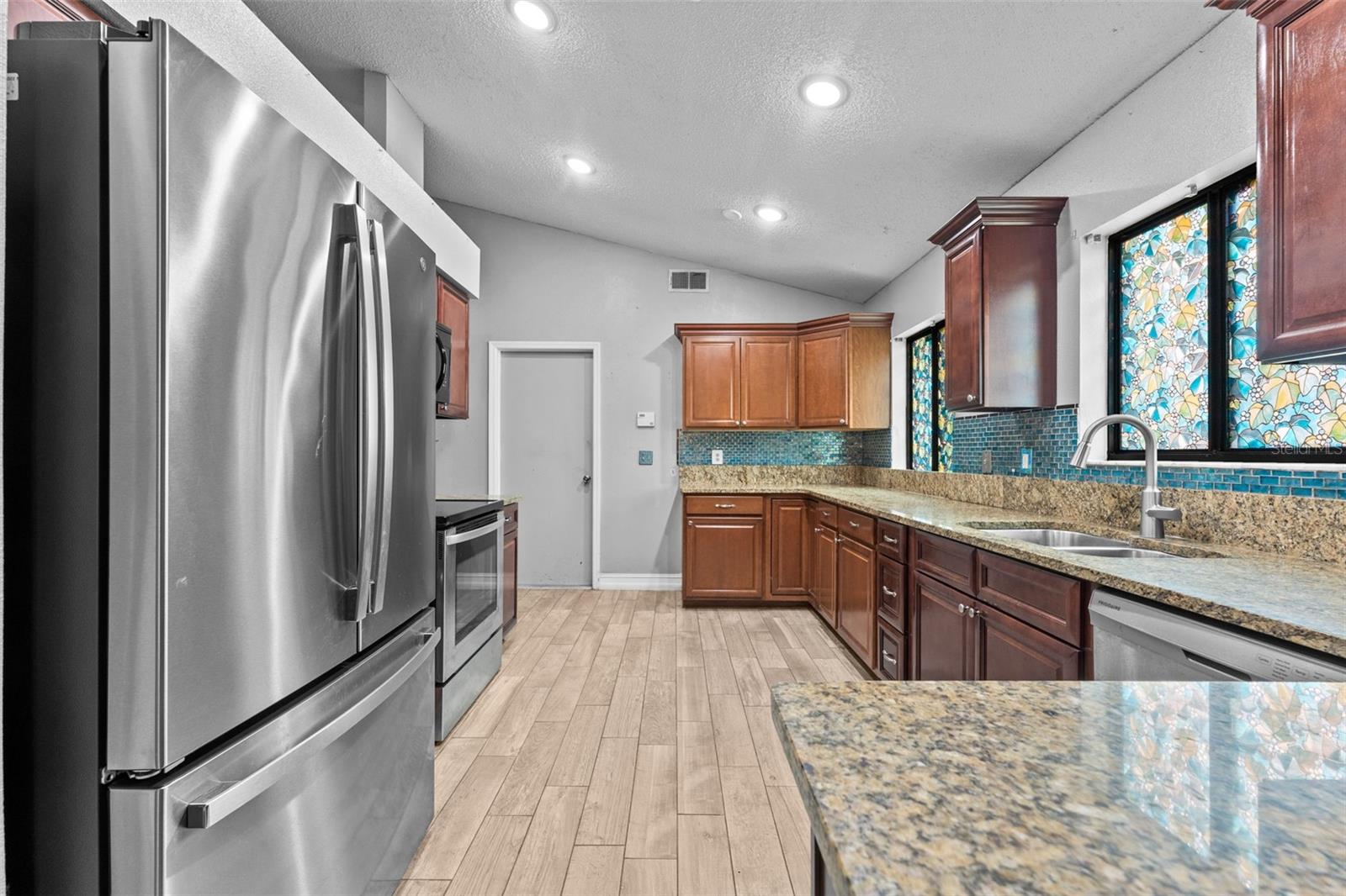 RIVER CHASE - Residential