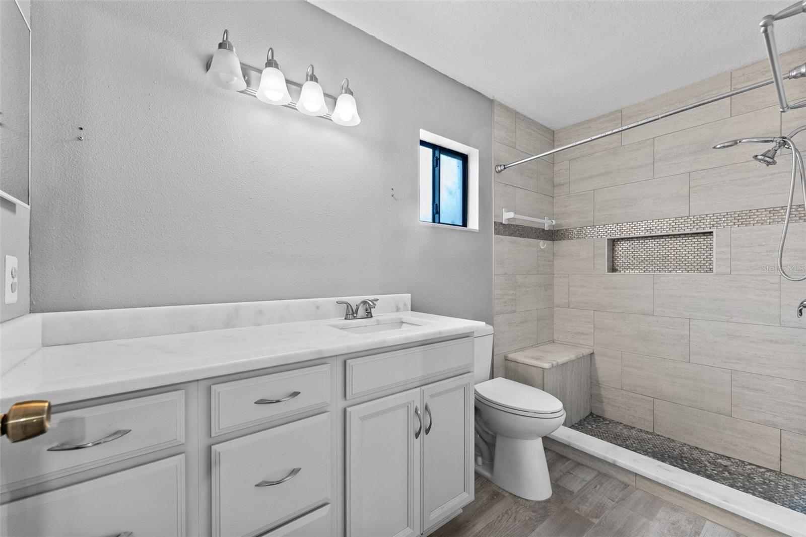 RIVER CHASE - Residential