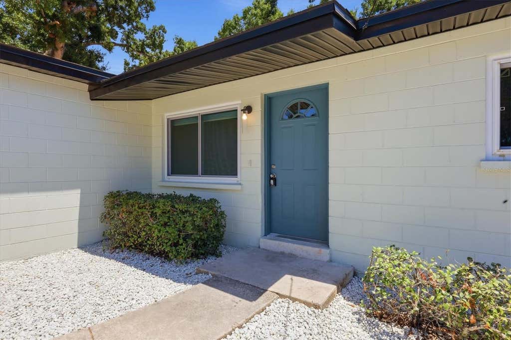Photo of 1350 15th Street, Sarasota, FL 34236 (MLS # A4697823)