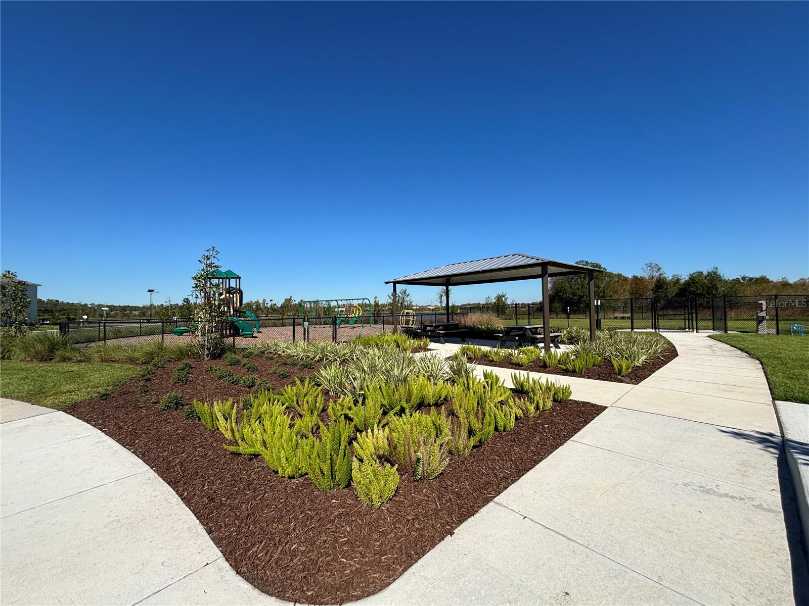 SALEM TOWNHOMES - Residential Lease