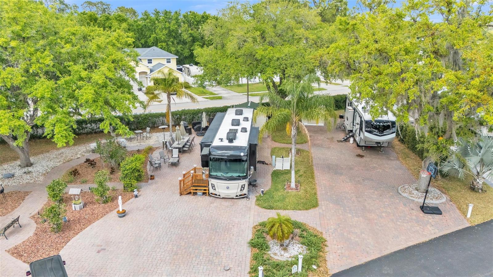 ELITE RESORTS/CITRUS VLY CONDO - Land