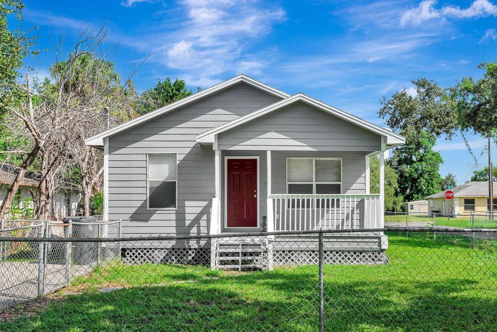 Photo of 304 21st Street W, Palmetto, FL 34221 (MLS # A4665746)