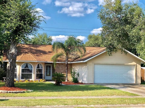 Photo of 440 Berwick Circle, Deland, FL 32724 (MLS # V4951257)