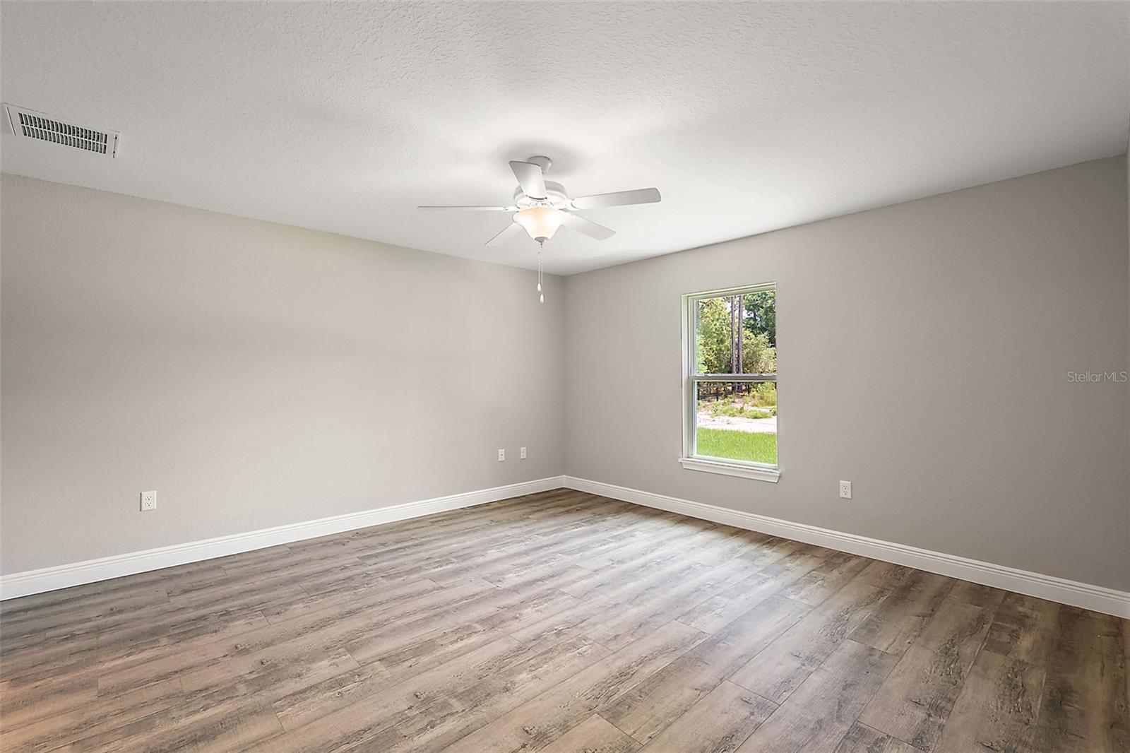 ROLLING HILLS UN 01 - Residential Lease