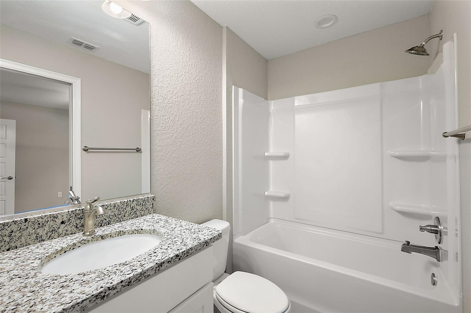 ROLLING HILLS UN 01 - Residential Lease