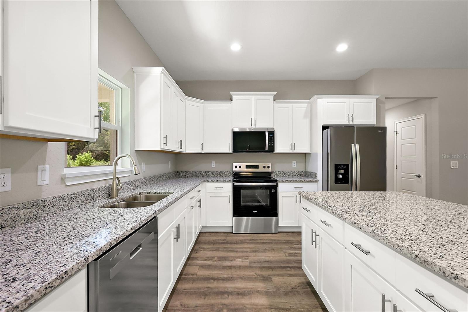 ROLLING HILLS UN 01 - Residential Lease