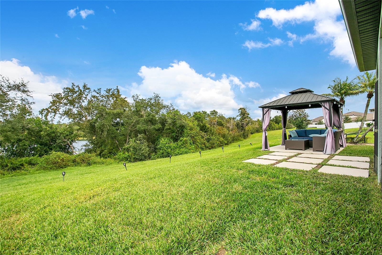 HAMPTON OAKS - Residential