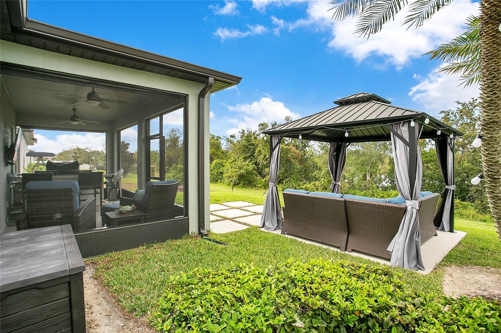 HAMPTON OAKS - Residential