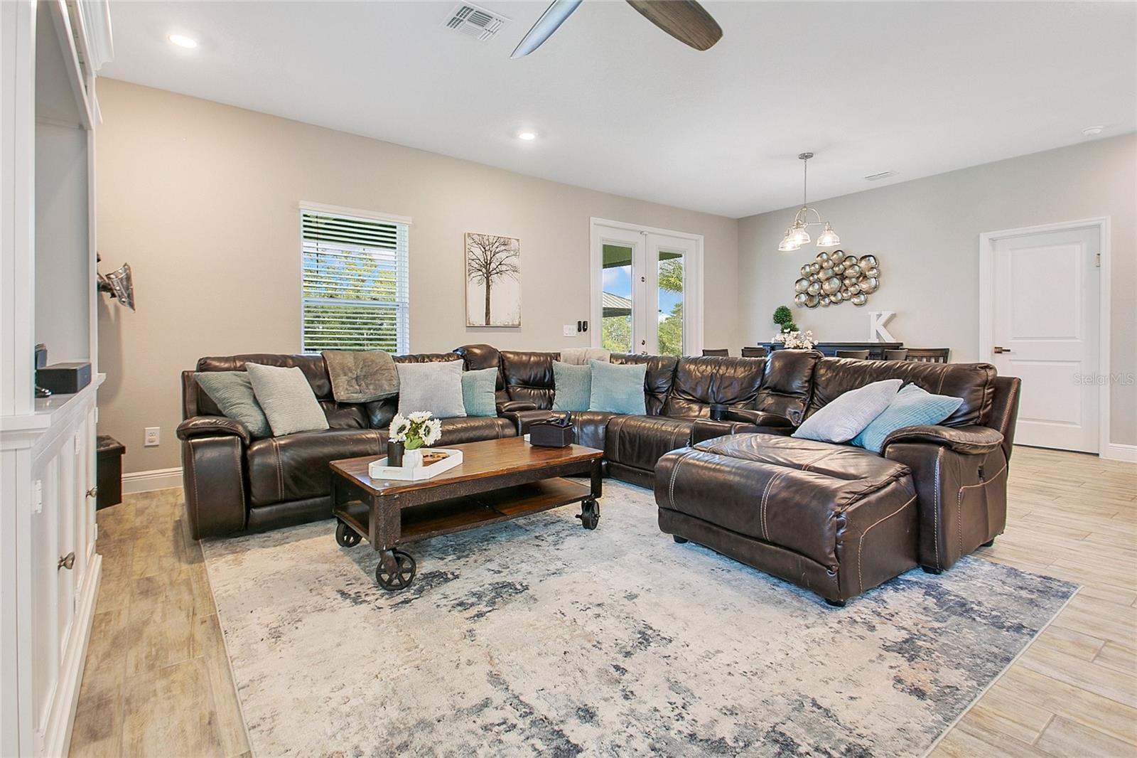 HAMPTON OAKS - Residential