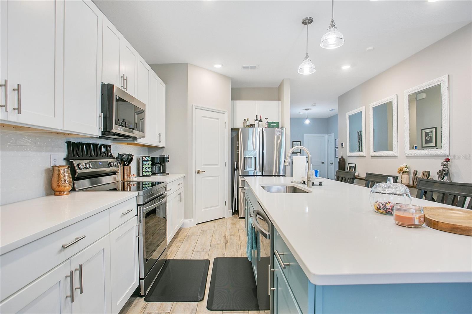 HAMPTON OAKS - Residential