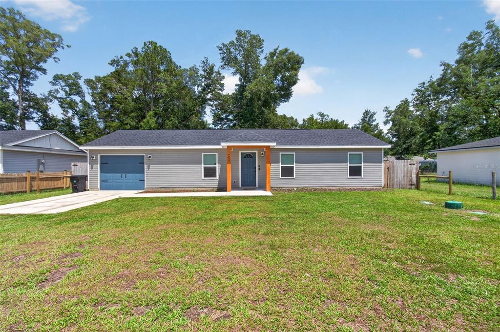 Photo of 14027 SE 43rd Terrace, Summerfield, FL 34491 (MLS # OM724589)