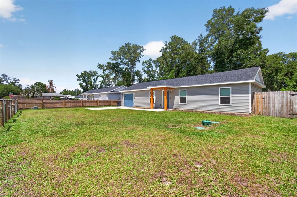 Photo of 14027 SE 43rd Terrace, Summerfield, FL 34491 (MLS # OM724589)