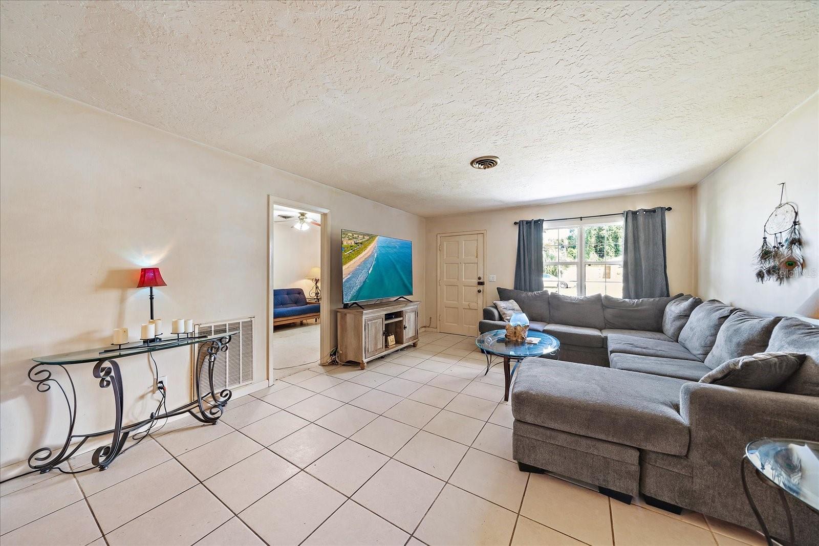 SOUTH VENICE - Residential