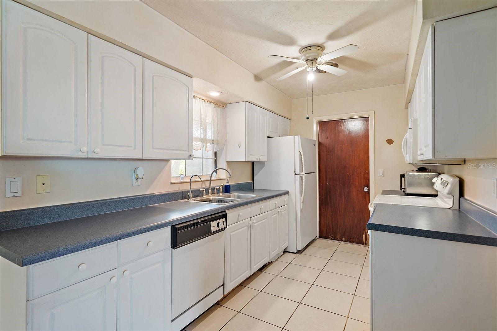 SOUTH VENICE - Residential