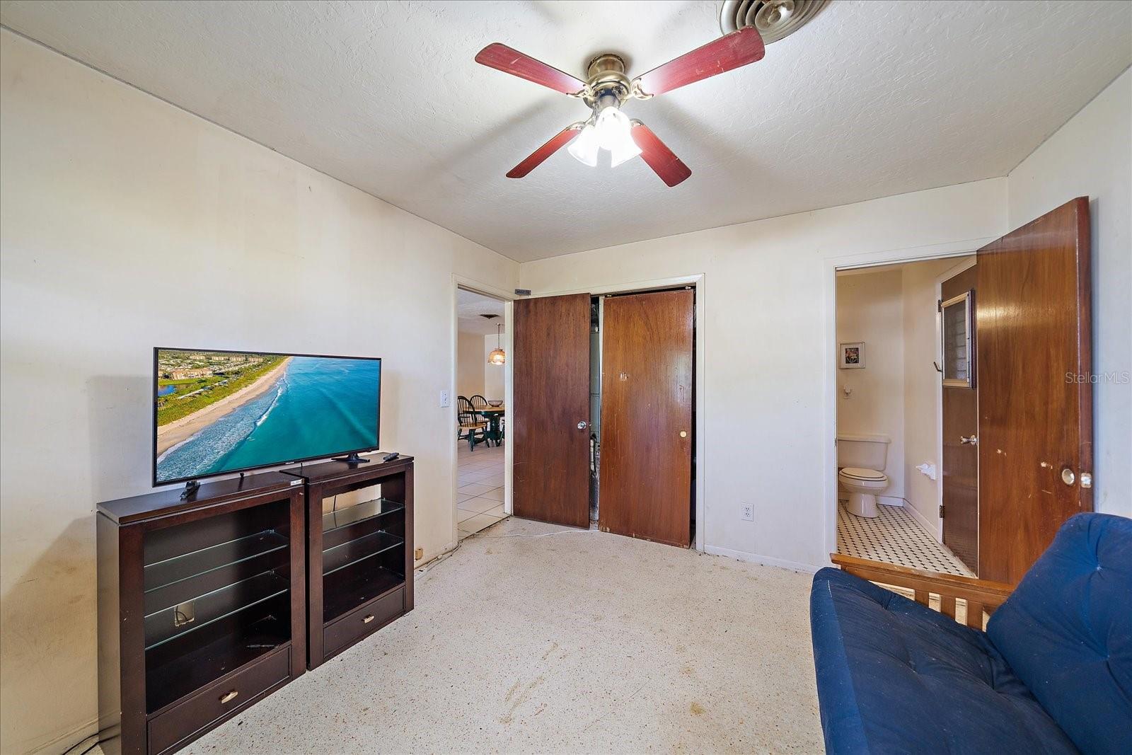 SOUTH VENICE - Residential