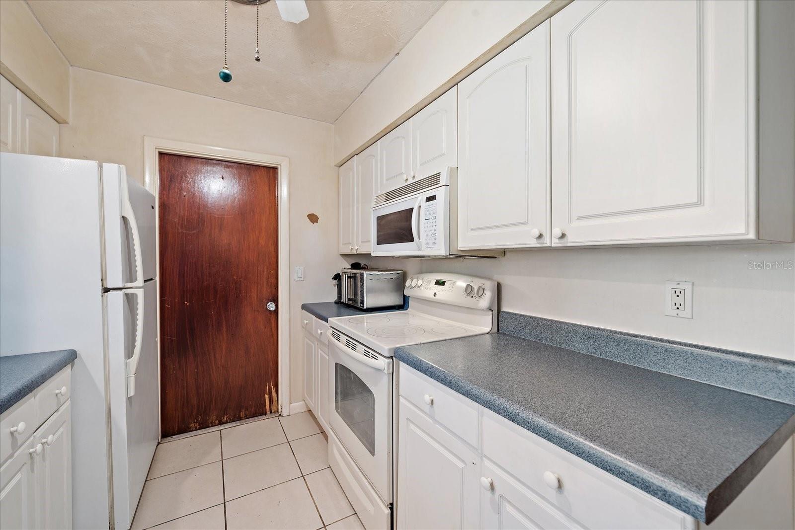 SOUTH VENICE - Residential