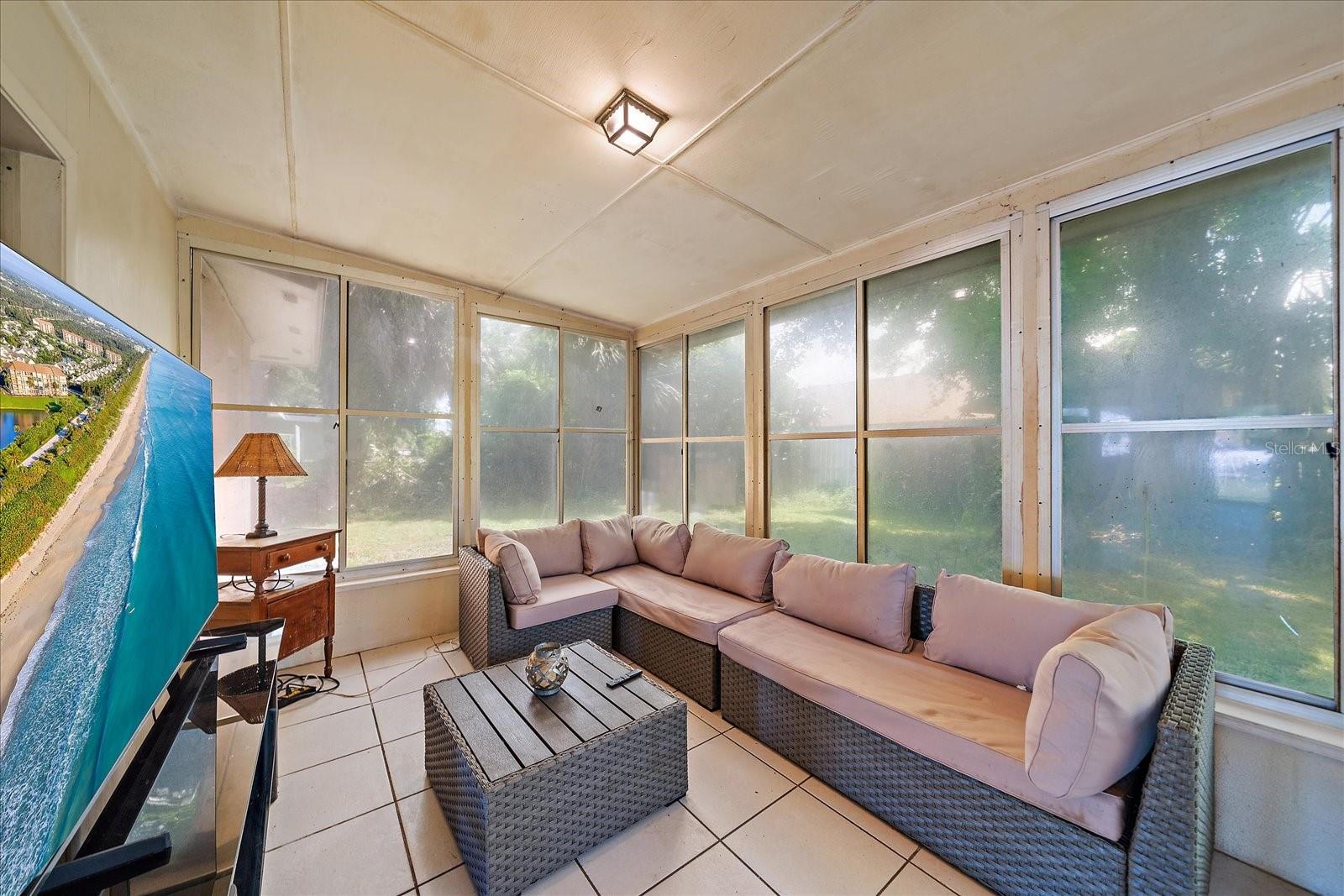 SOUTH VENICE - Residential