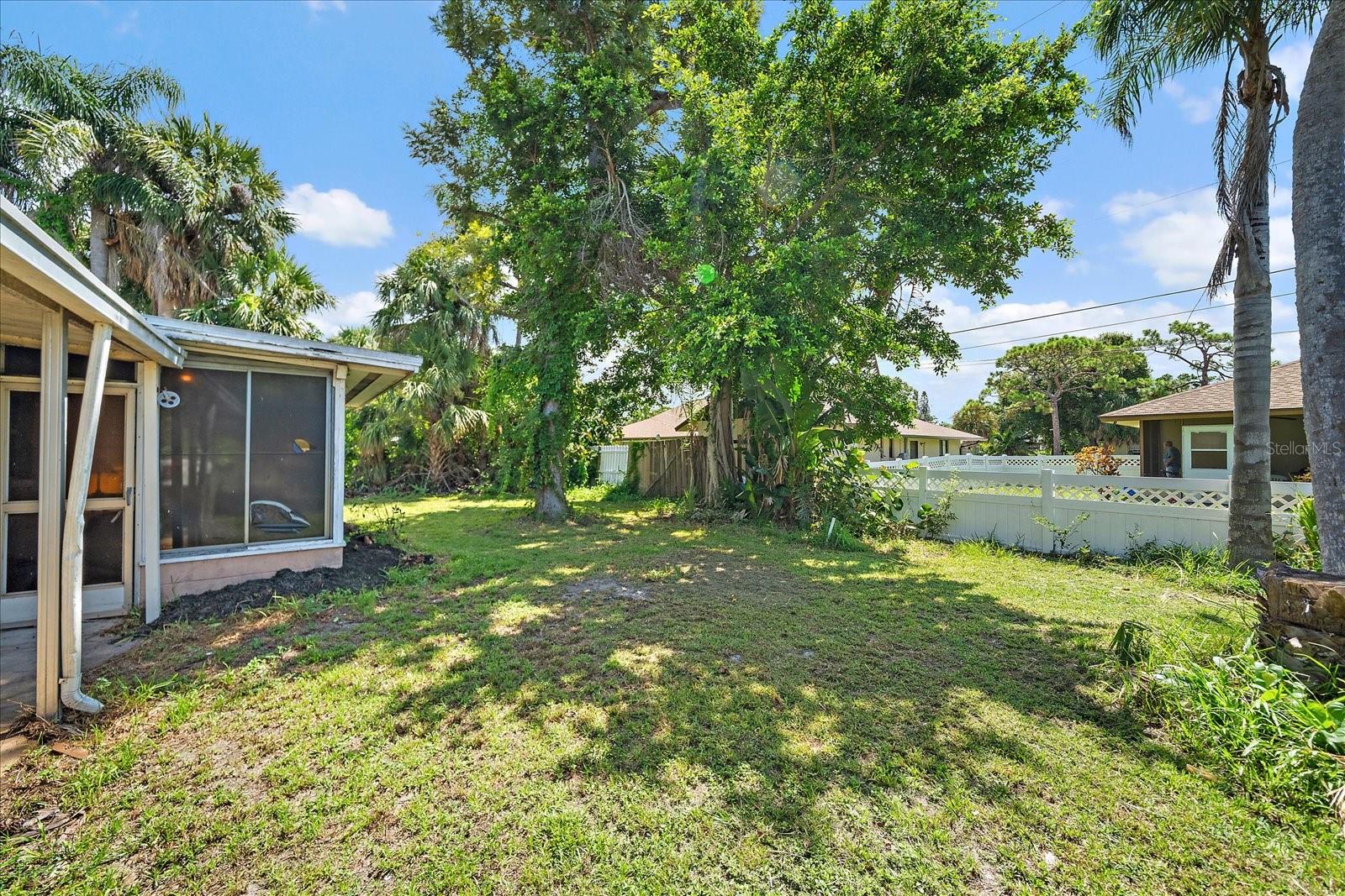 SOUTH VENICE - Residential