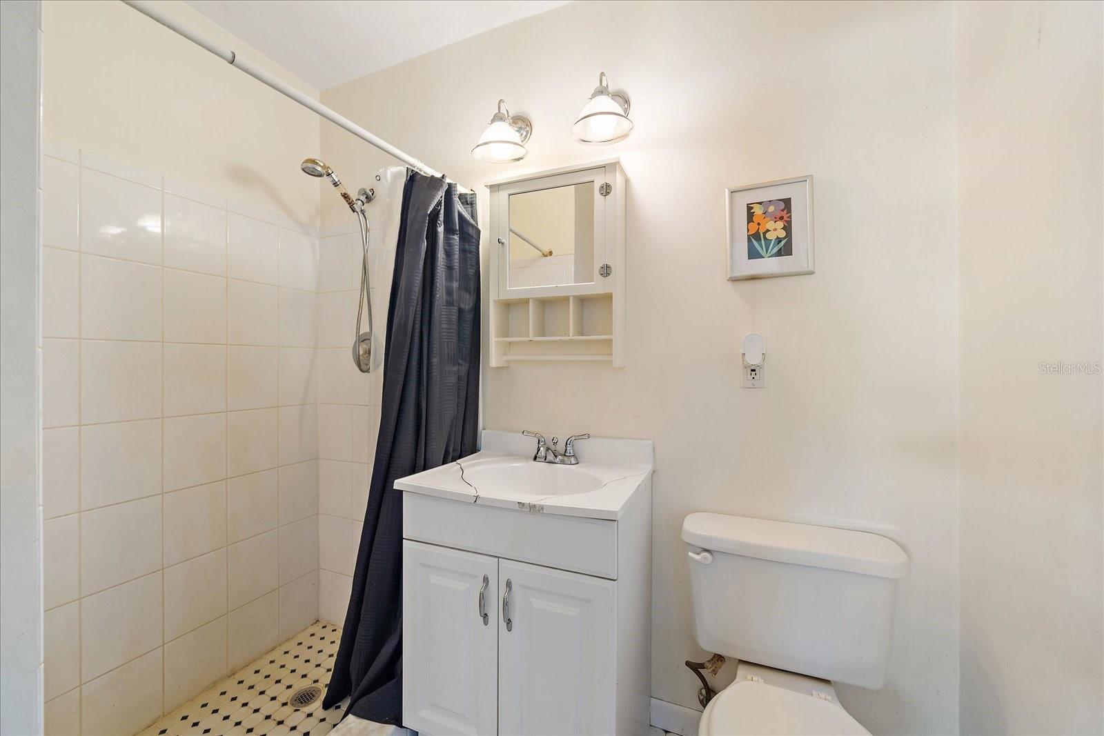 SOUTH VENICE - Residential