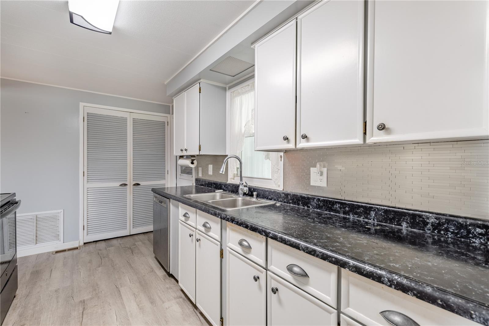 TAVARES LAKE FRANCES ESTATES - Residential