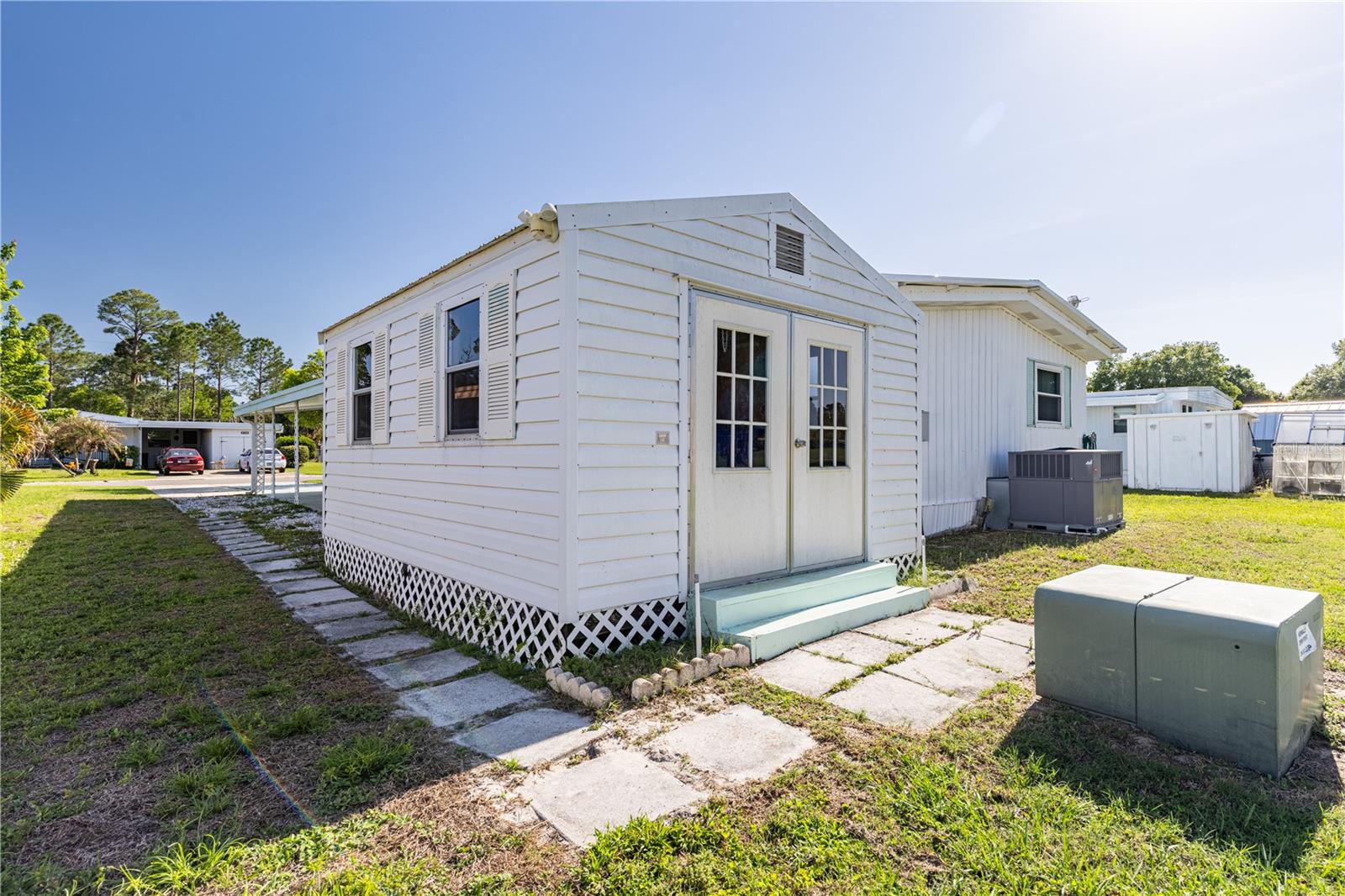 TAVARES LAKE FRANCES ESTATES - Residential