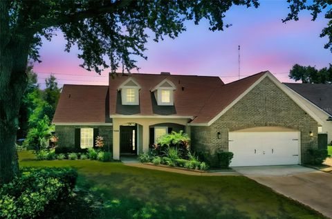 Homes for Sale in MetroWest: Your Next Florida Address Starts Here 25 - Jen Dantas 7820 ROLLINGRIDGE COURT ORLANDO FL 32835