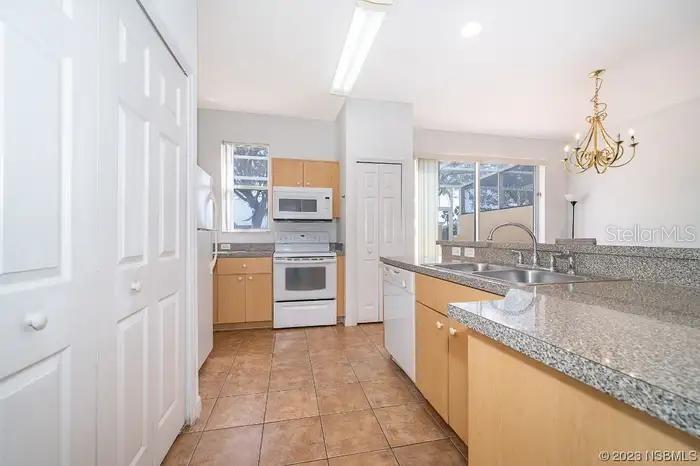 FIESTA KEY - Residential