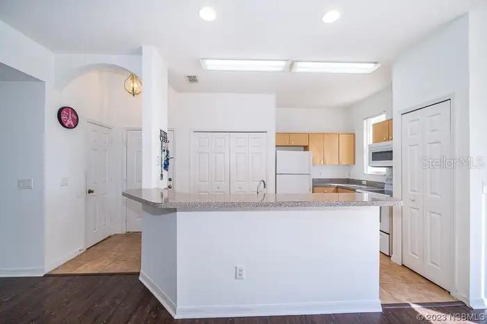 FIESTA KEY - Residential