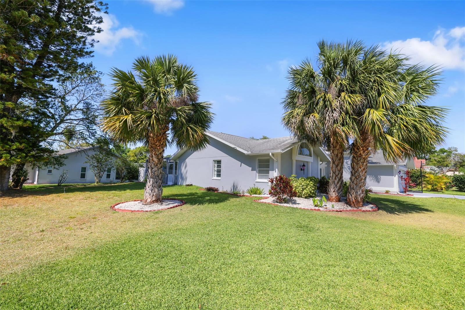 13528 WOODSIDE DRIVE