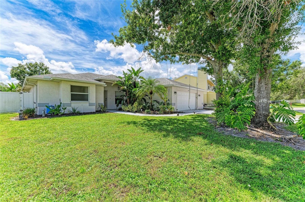 Photo of 4173 Parry Drive, Sarasota, FL 34241 (MLS # A4708976)