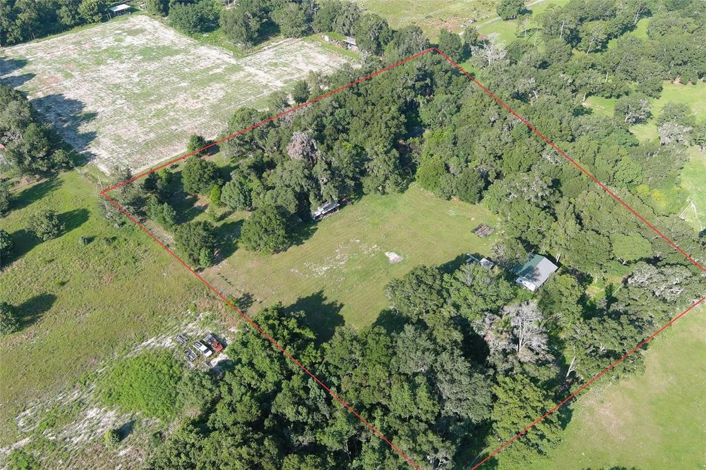 Photo of 1348 N Ridgewood Avenue, Deland, FL 32720 (MLS # V4949920)