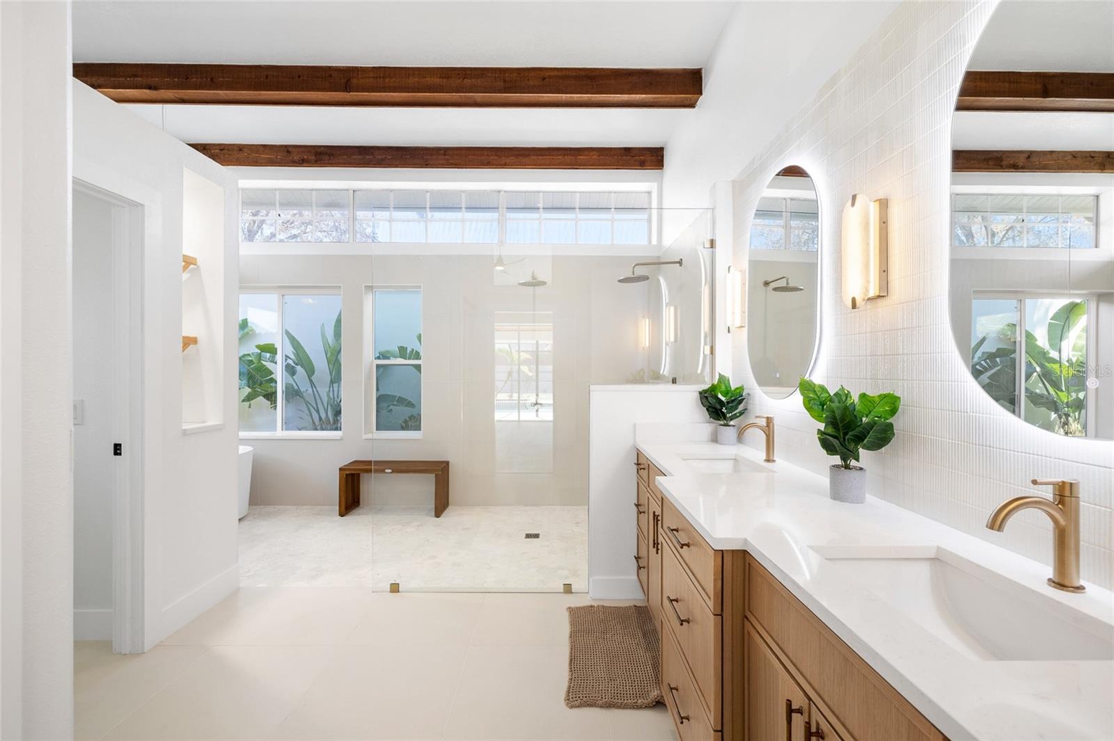 THE MANORS AT CRYSTAL LAKES - Residential