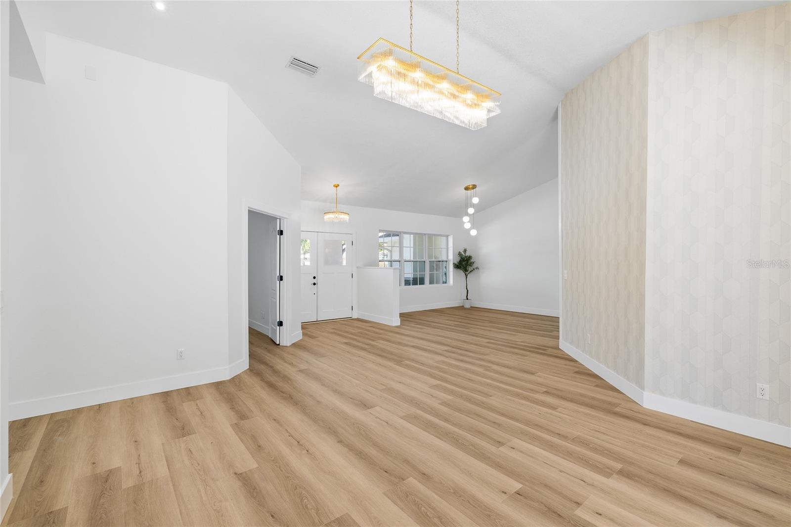 THE MANORS AT CRYSTAL LAKES - Residential