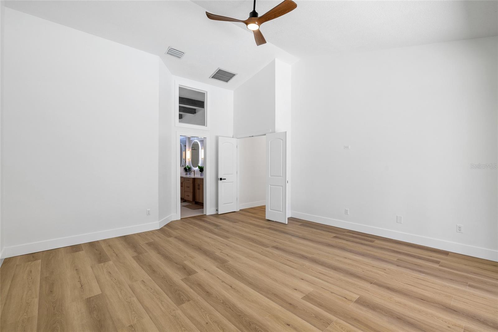 THE MANORS AT CRYSTAL LAKES - Residential