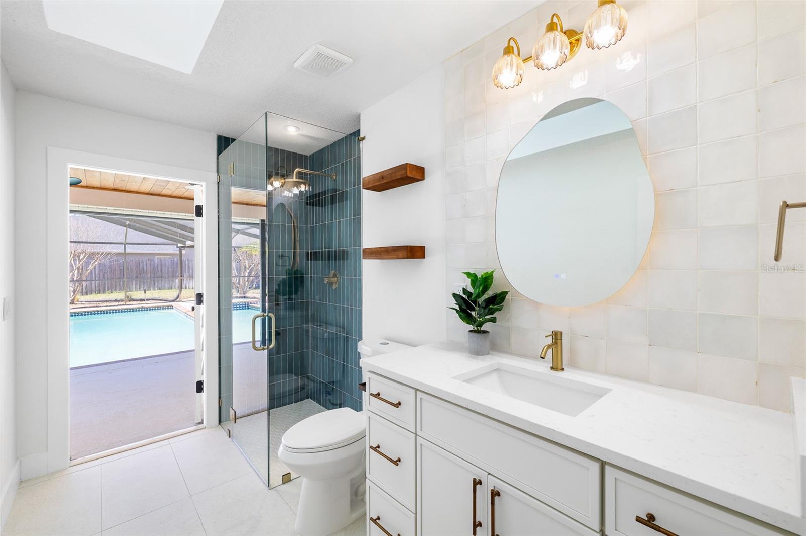 THE MANORS AT CRYSTAL LAKES - Residential