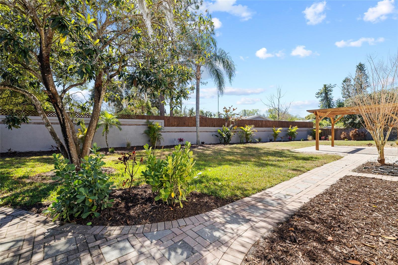 THE MANORS AT CRYSTAL LAKES - Residential