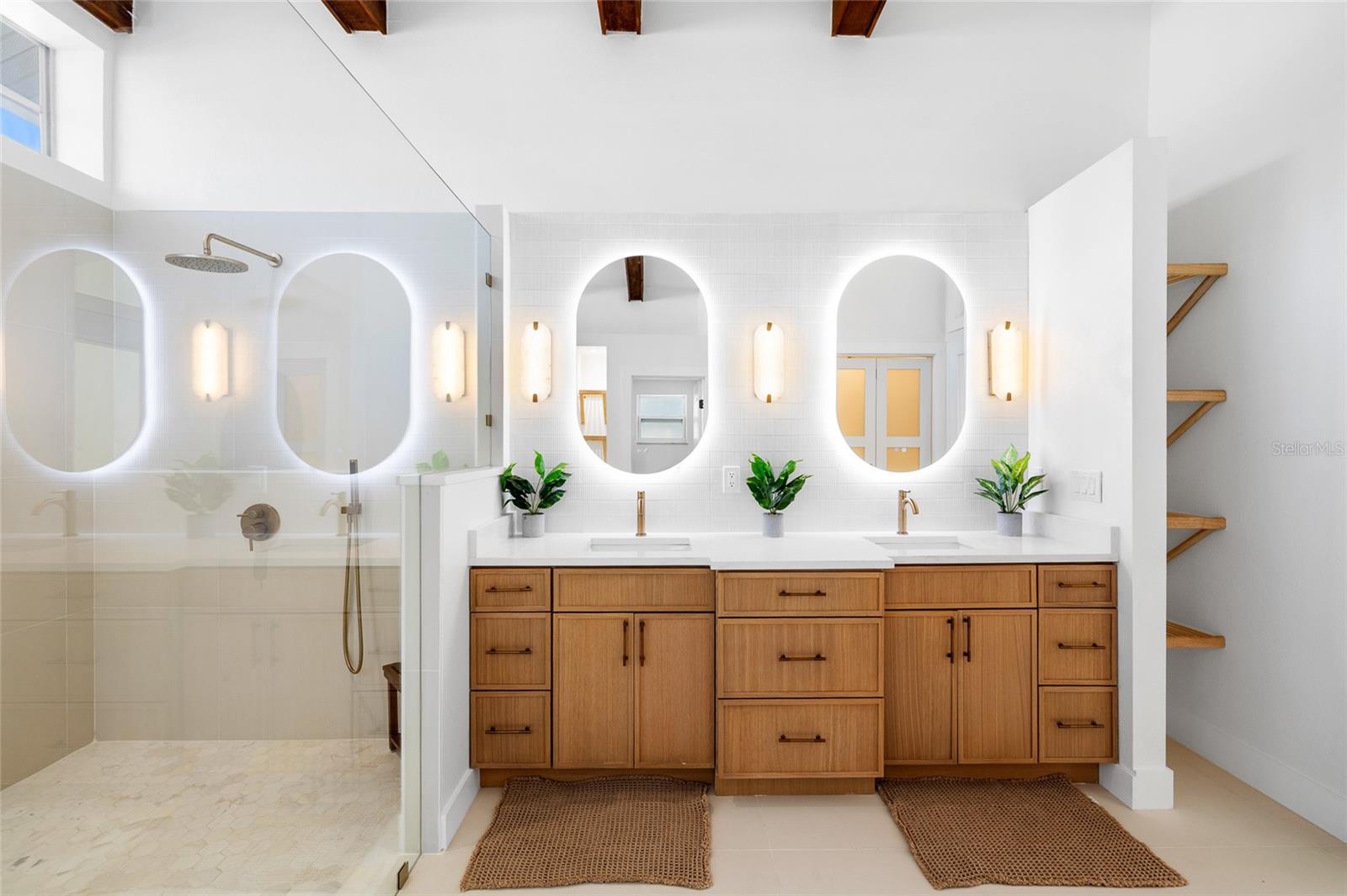 THE MANORS AT CRYSTAL LAKES - Residential