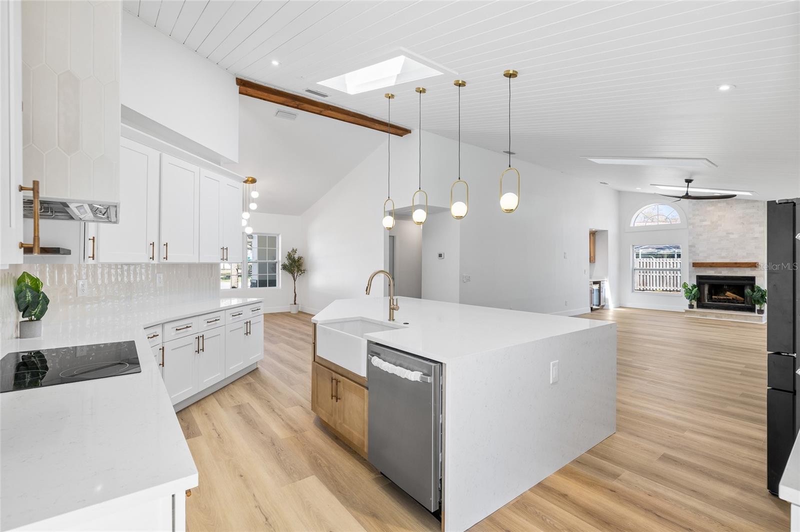 THE MANORS AT CRYSTAL LAKES - Residential