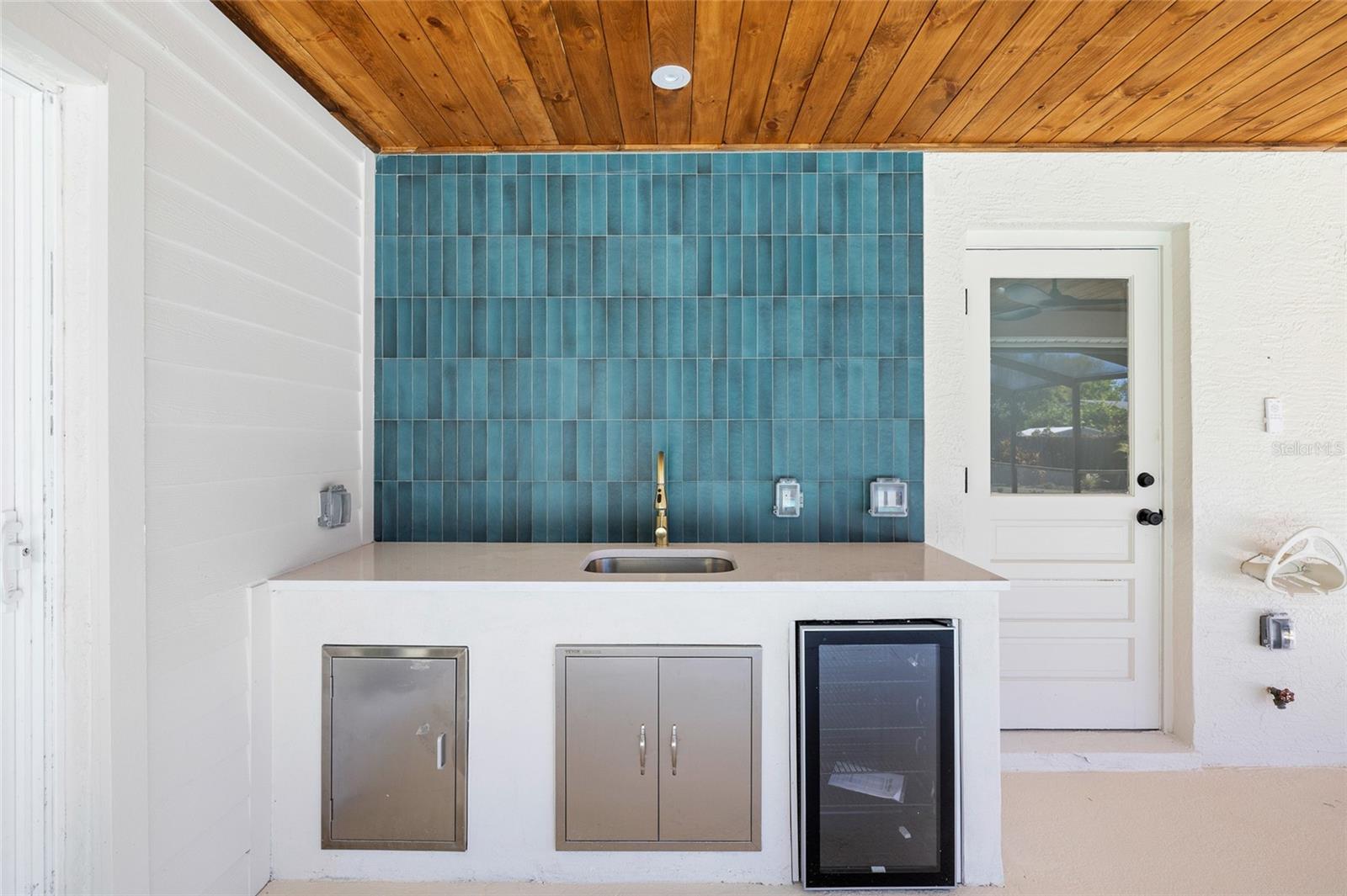 THE MANORS AT CRYSTAL LAKES - Residential