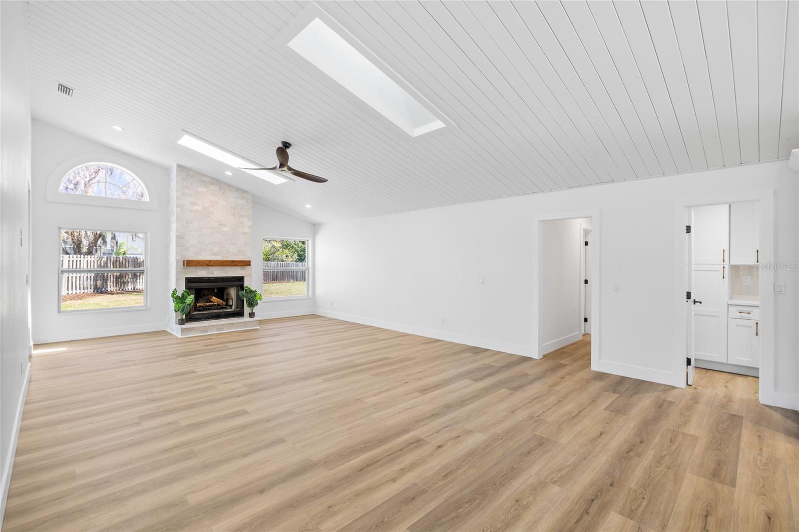 THE MANORS AT CRYSTAL LAKES - Residential