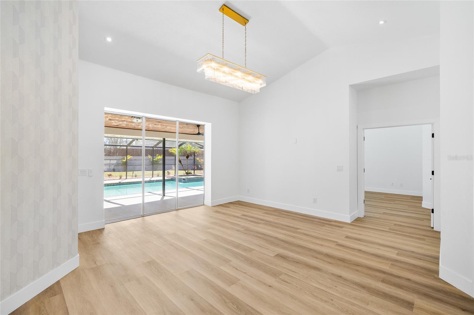 THE MANORS AT CRYSTAL LAKES - Residential