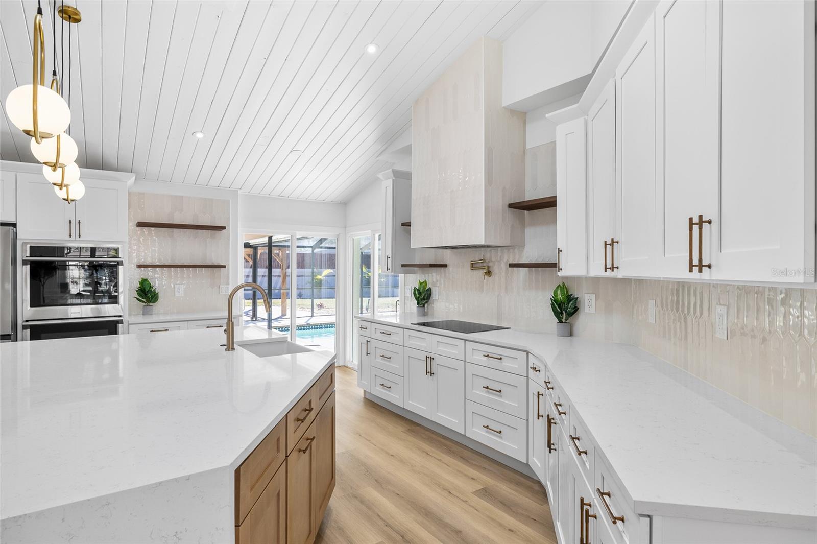 THE MANORS AT CRYSTAL LAKES - Residential