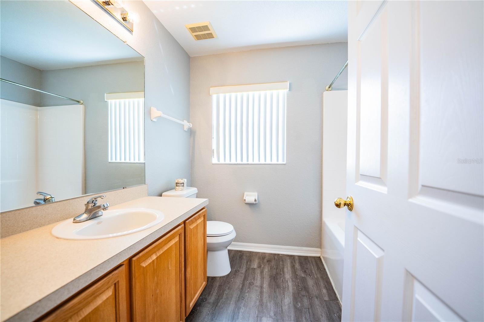 HAMILTON WEST PH 02 - Residential Lease