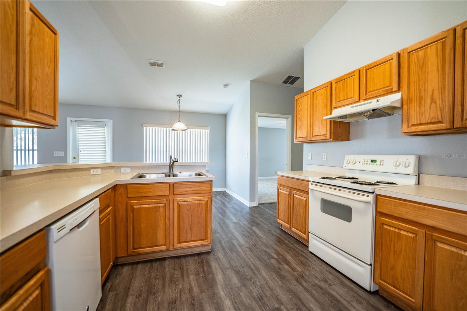 HAMILTON WEST PH 02 - Residential Lease