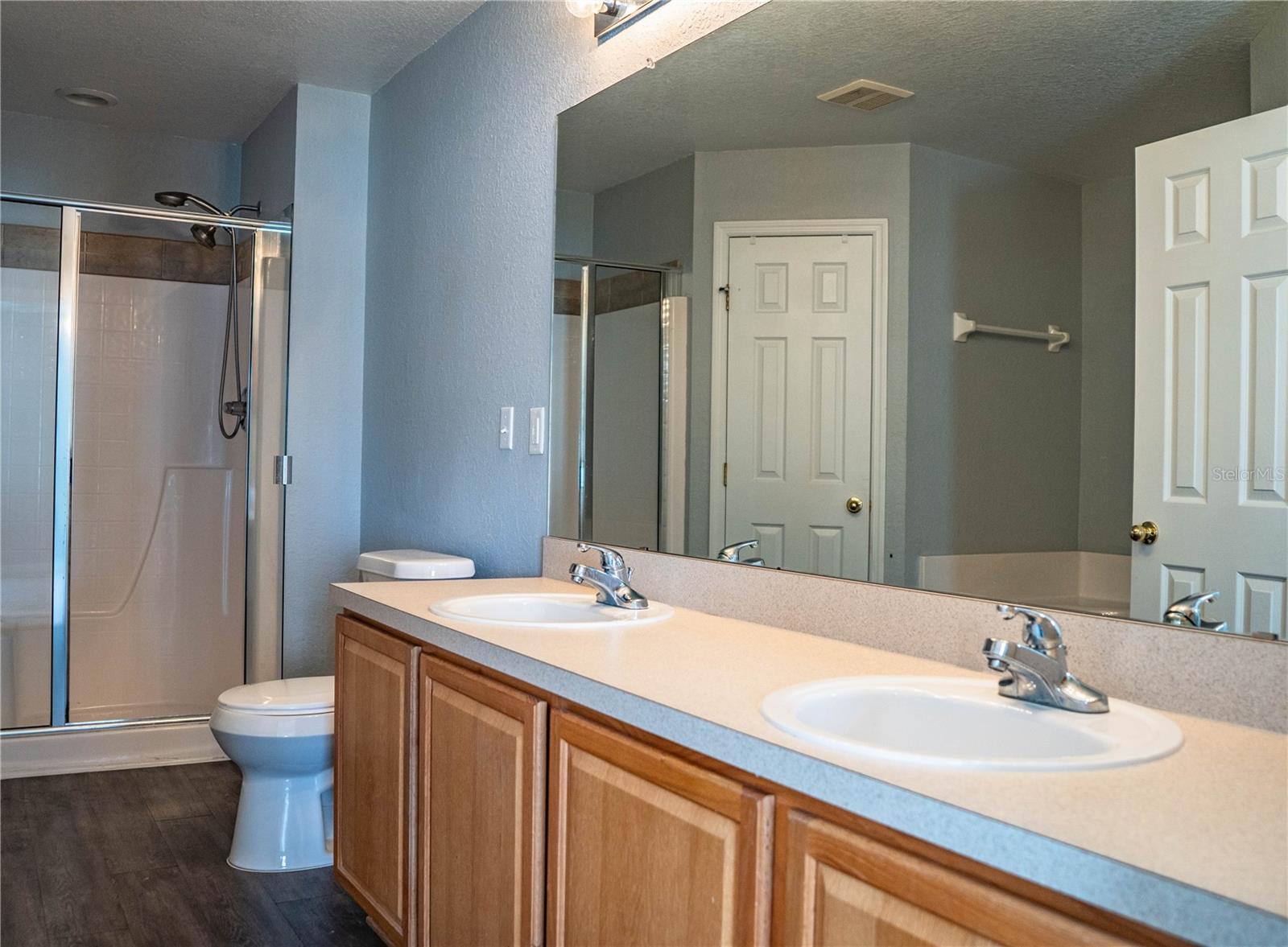 HAMILTON WEST PH 02 - Residential Lease