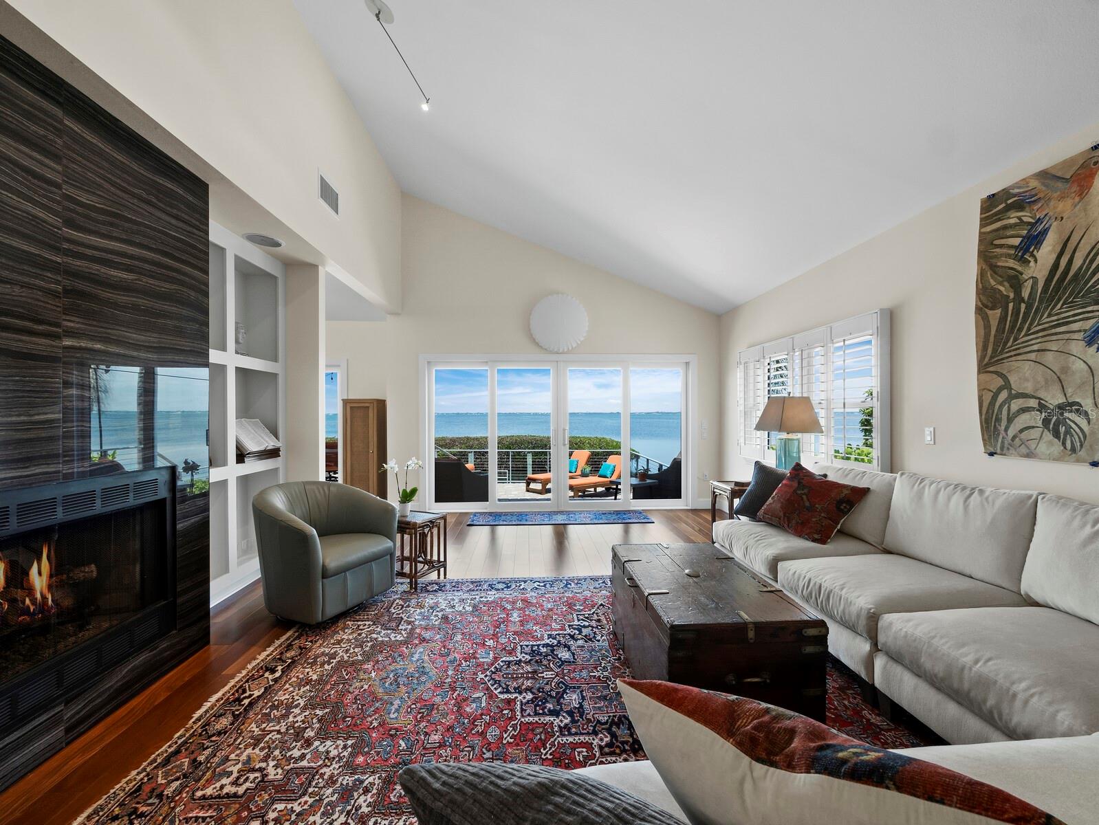 2282 HARBOUR COURT DRIVE