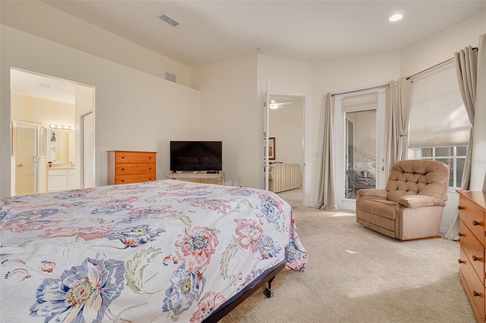 TOWNHOMES AT NORTH LAKE - Residential