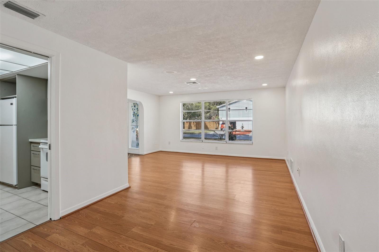 LAKE TARPON ESTATES - Residential Lease